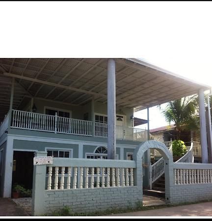 Cooper'S Inn Utila Bagian luar foto