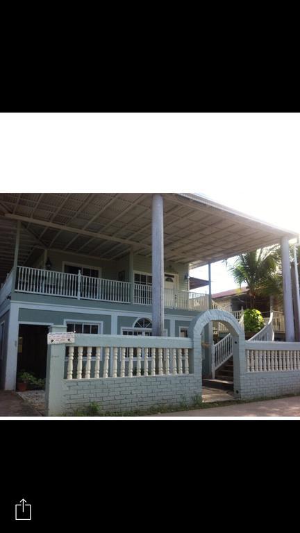 Cooper'S Inn Utila Bagian luar foto