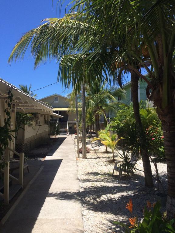 Cooper'S Inn Utila Bagian luar foto